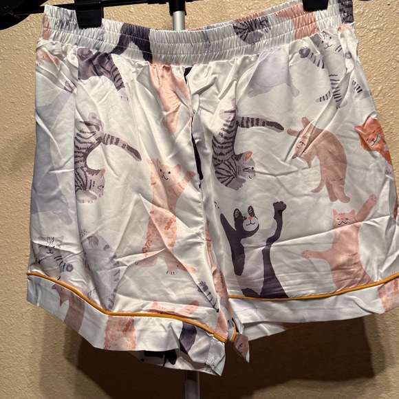 Cat pajamas set button down shirt & elastic waist shorts, size large NWT - Picture 9 of 12